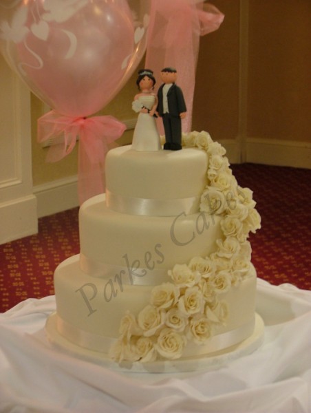 siobhan wedding cake (452 x 600)